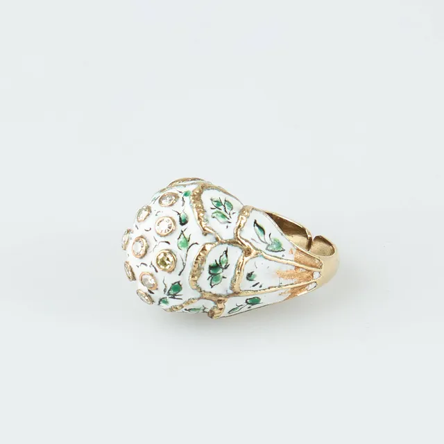 RING, 14K guld, diamanter och emalj, ca Ø 15,5.