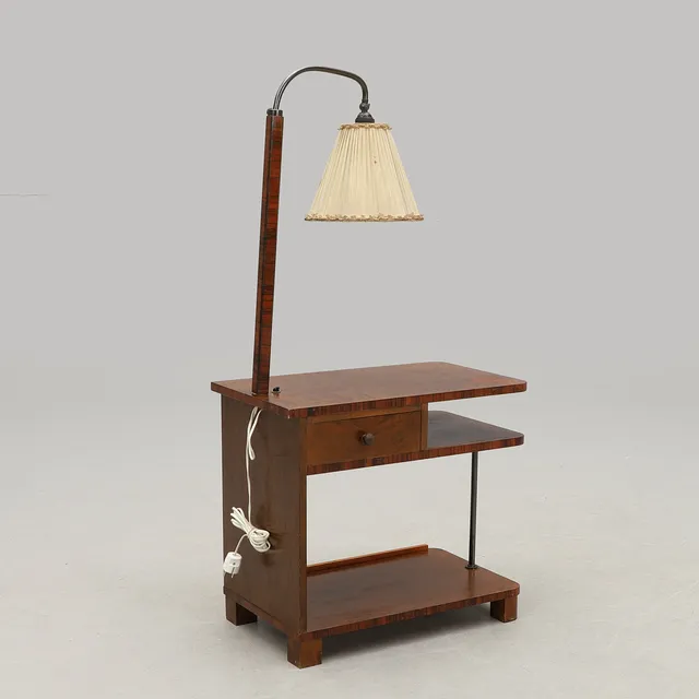 LAMPBORD, funkis, 1900-talets första hälft.