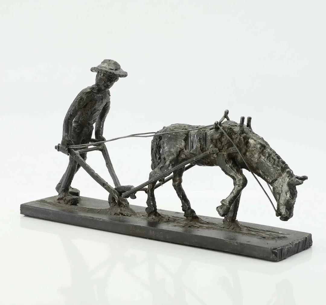ERIC "JOMPO" LINDBERG. Skulptur, järnsmide, Plöjning, Ytterhogdal, signerad, daterad 1972. — Sculptures & Bronzes — Hälsinglands Auktionsverk