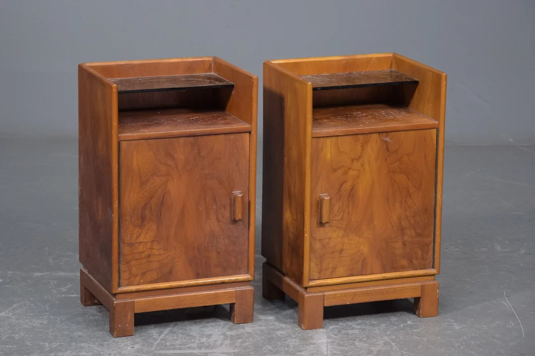 Art Deco sengeborde af elm, omkr. 1930'erne (2) — Furniture/Coffee tables, occasional tables — Lauritz