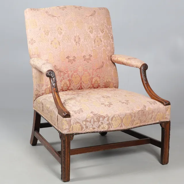 A GEORGE III STYLE MAHOGANY OPEN ARMCHAIR.