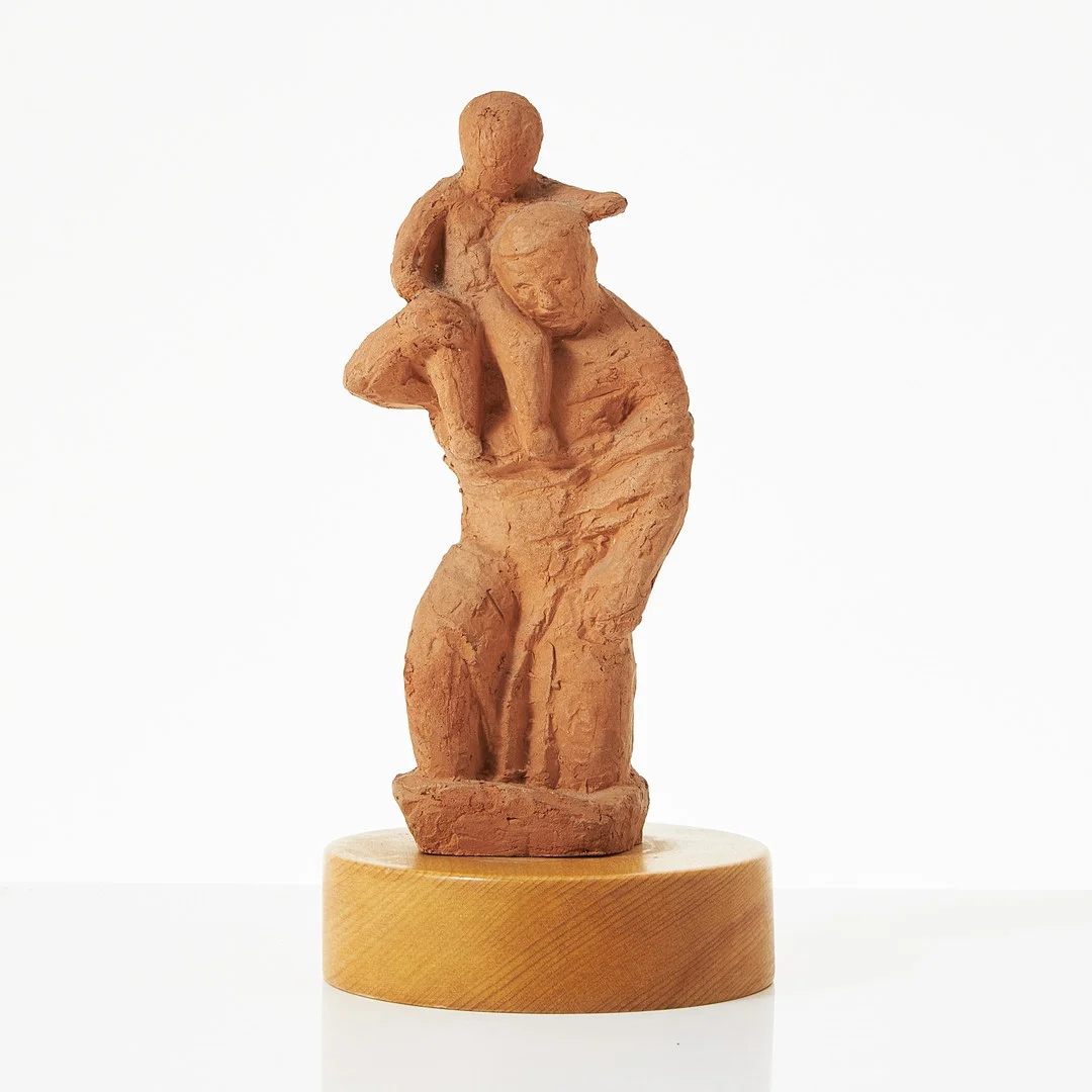 AXEL WALLENBERG. Skulptur, "Bozzetto Bära barn", terrakotta, signerad. — Sculptures & Bronzes — Stockholms Auktionsverk Magasin 5