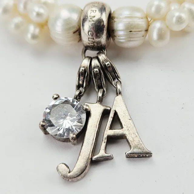 THOMAS SABO. Armband, "Charm club", silver och odlade sötvattenspärlor.