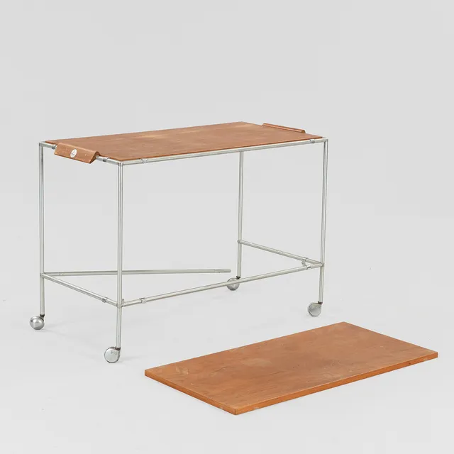 POUL CADOVIUS. Rektangulært rullebord med hylde fra 'Abstracta' serien, fremstillet af teaktræ og metal, France & Søn, Danmark, 1950/60'erne.