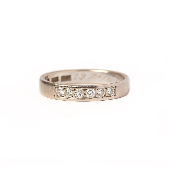 RING, 18K vitguld med briljantslipade diamanter totalt 0.30 ct Bims guldsmide, Göteborg, 1976.