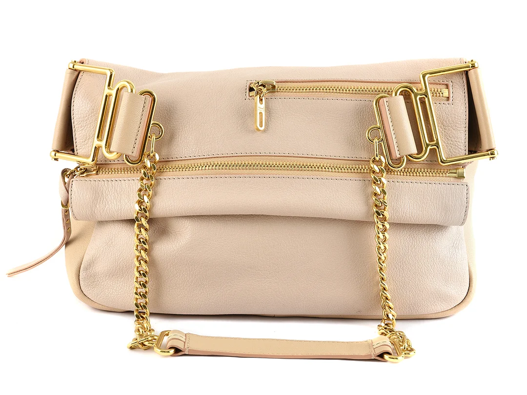 VÄSKA, CHLOÉ, beige läder, gulmetall detaljer, 34x26x7cm, cert, dustbag. — Accessoarer/Väskor — Kaplans
