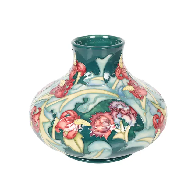 A MOORCROFT LEICESTER POTTERY VASE.