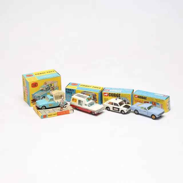 MODELLBILAR, 4 st, Corgi Toys.