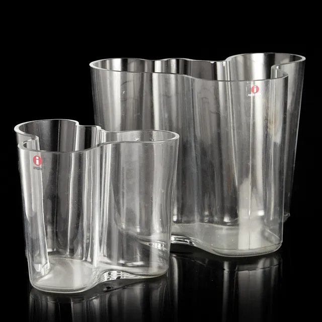 ALVAR AALTO. Vaser, 2 stycken, "Savoy", Iittala, Finland 2000-tal, klarglas gjutet i stålform.