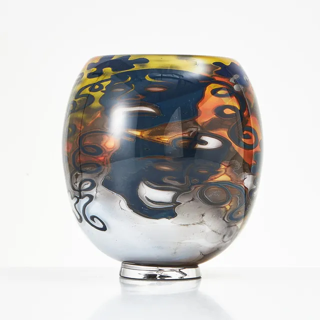 ROBERT OLDERGAARDEN. Vas i graalteknik, polykromt glas. Signerad Oldergaard glashytta, Unik Graal, Robert Oldergaarden.