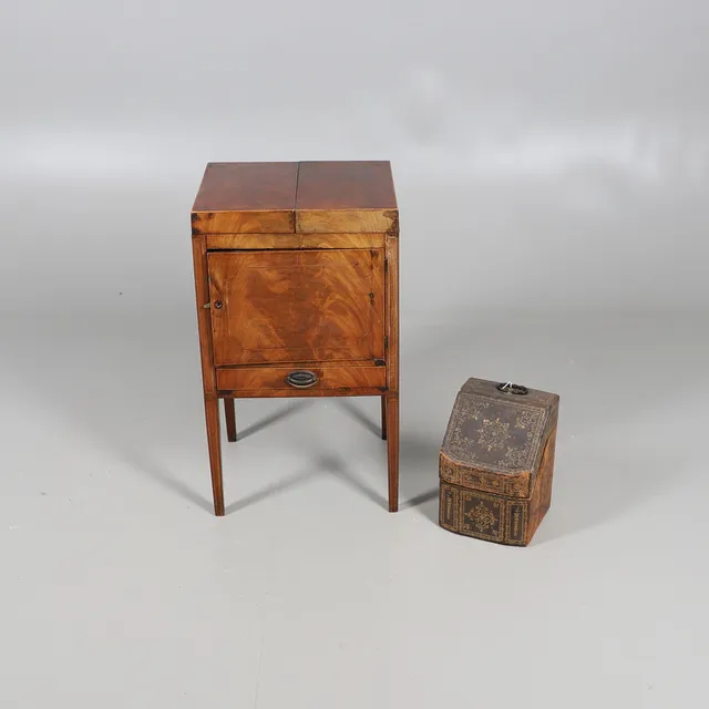 A 19TH CENTURY MAHOGANY WASHSTAND AND A VICTORIAN STATIONARY BOX.
