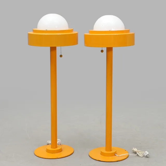 PO STRÖM. Golvlampor, ett par, "Lins" för IKEA, 1970-tal.