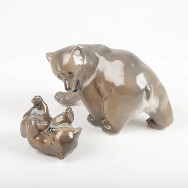 FIGURINER, 2 stycken björnar, porslin, Royal Copenhagen, Danmark.