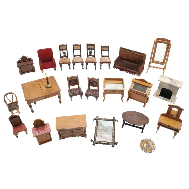 A QTY OF ANTIQUE DOLLS HOUSE FURNITURE.