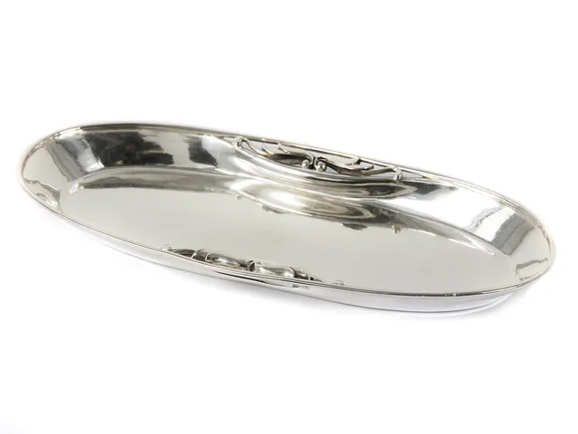 GEORG JENSEN, fat, mod 172, silver, Danmark 1925-1932, 16x7 cm, vikt 90,4 g.