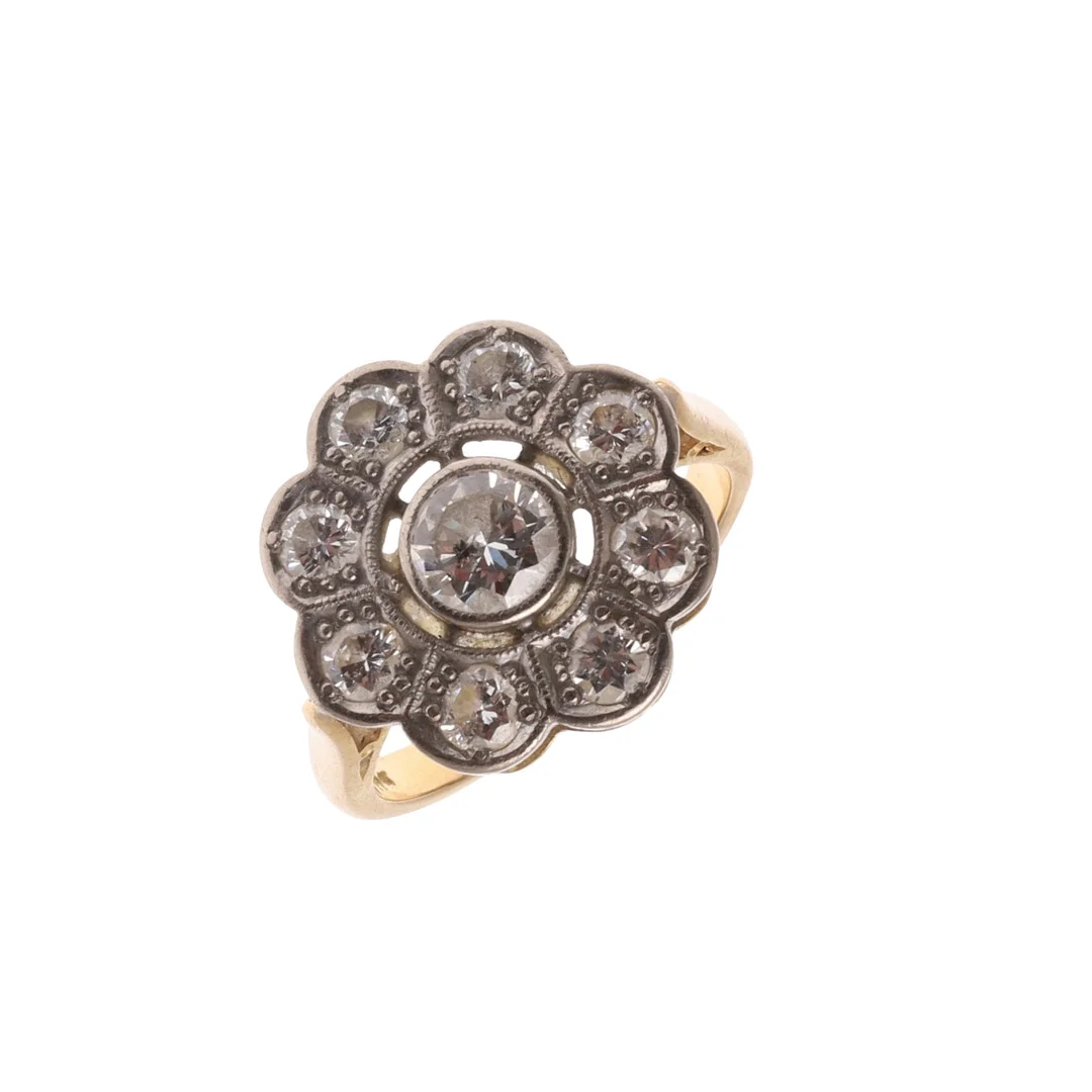 A DIAMOND CLUSTER RING. — Rings — Lawrences Auctioneers