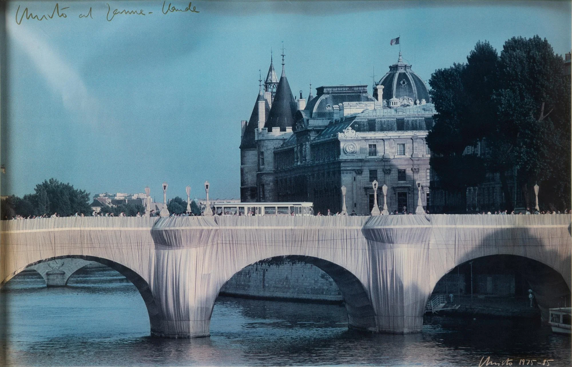 Christo & Jeanne-Claude, "The Pont Neuf, Wrapped (Project for Paris)", 1975-85. — Konst/Grafik — Bukowskis
