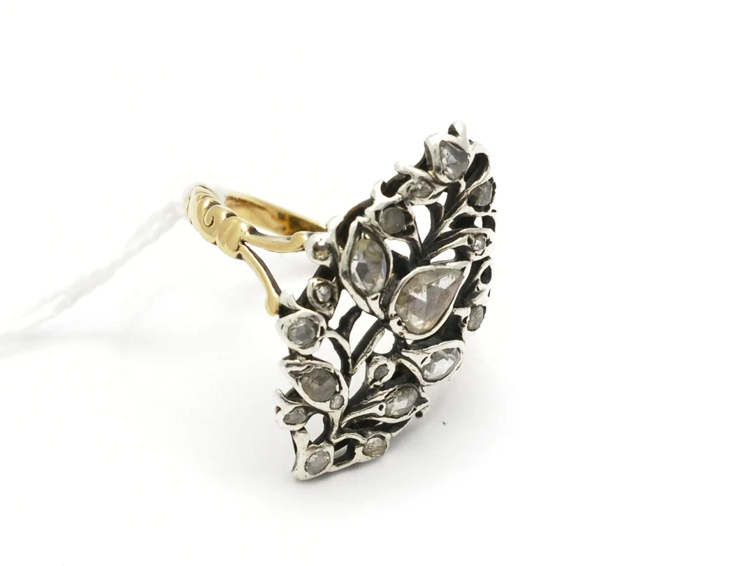 Ring 18K med diamanter äldre slipning en saknas Ø18 6,9g — Smycken/Ring — Kaplans