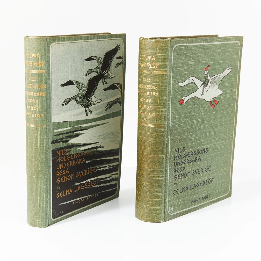 SELMA LAGERLÖF, NILS HOLGERSSONS UNDERBARA RESA, FÖRSTA UPPLAGAN, 1906-07. 2 VOLYMER. — Books — Stockholms Auktionsverk Magasin 5