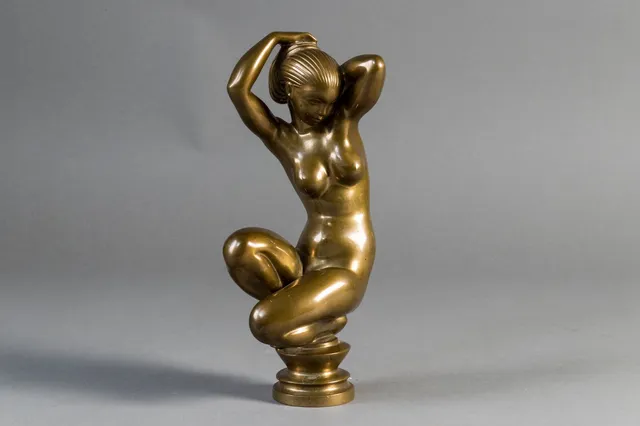 Kai Nielsen: 'Knælende kvinde', figur af bronze