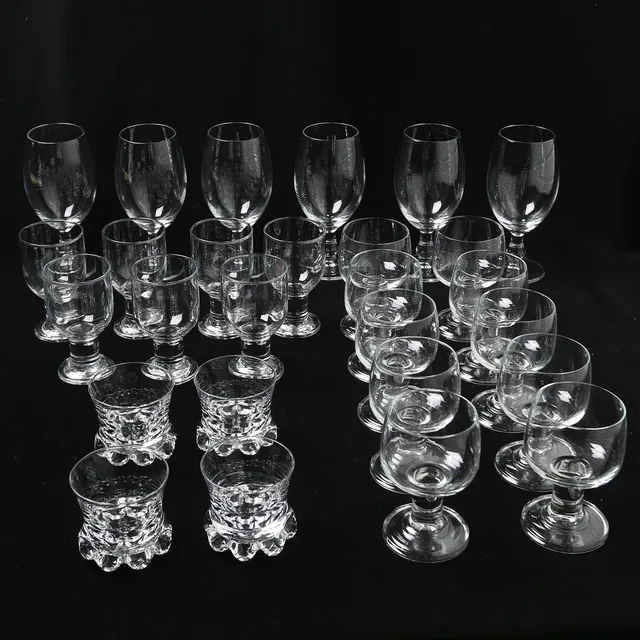 GLAS, 27 st, olika sorter.