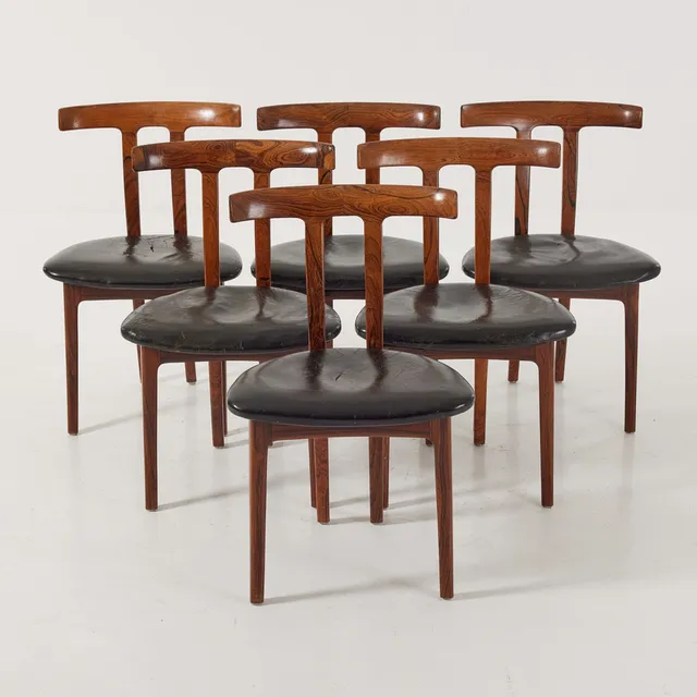 OLE WANSCHER. "T-chair", stolar, sex st., AJ Iversen, Danmark, 1960-tal, jakaranda, sitsarna klädda i svart läder.