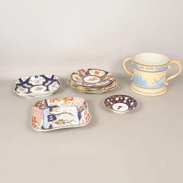 A COLLECTION OF VARIOUS PORCELAIN, MOSTLY 19TH CENTURY (QTY).