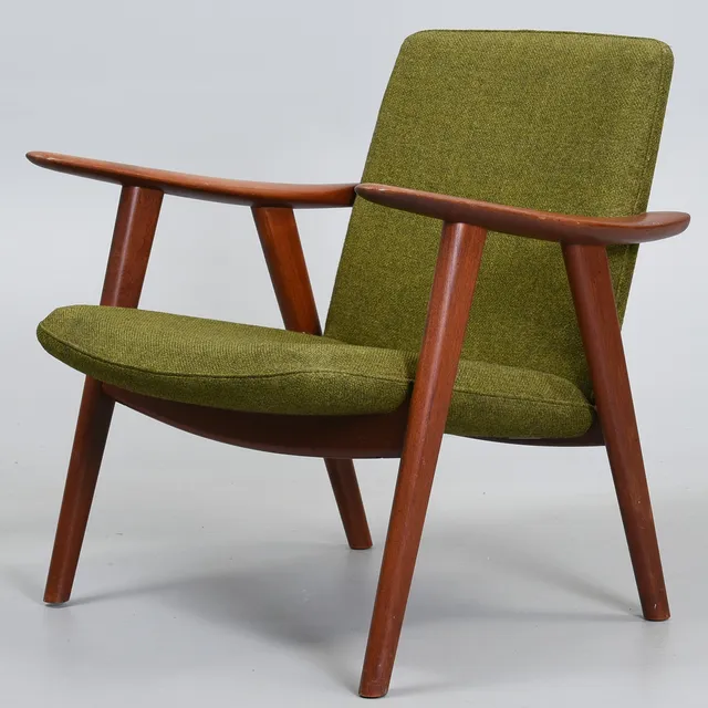 HANS J WEGNER. 'BUKKESTOLEN' model JH517 af teak. Fremstillet hos Johannes Hansen. Danmark, 1960'erne.