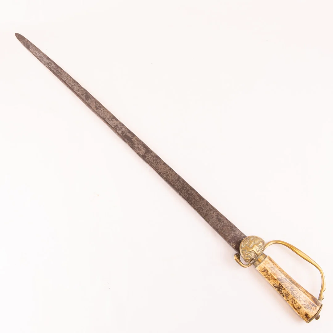 HIRSCHFÄNGARE, med benhandtag, Europa, 1700-tal. — Edged weapons — Kurage Auktion