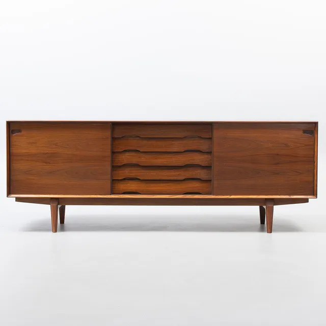 HENRY ROSENGREN HANSEN. Skænk i palisander, model 65, fremstillet hos Skovby Møbelfabrik.