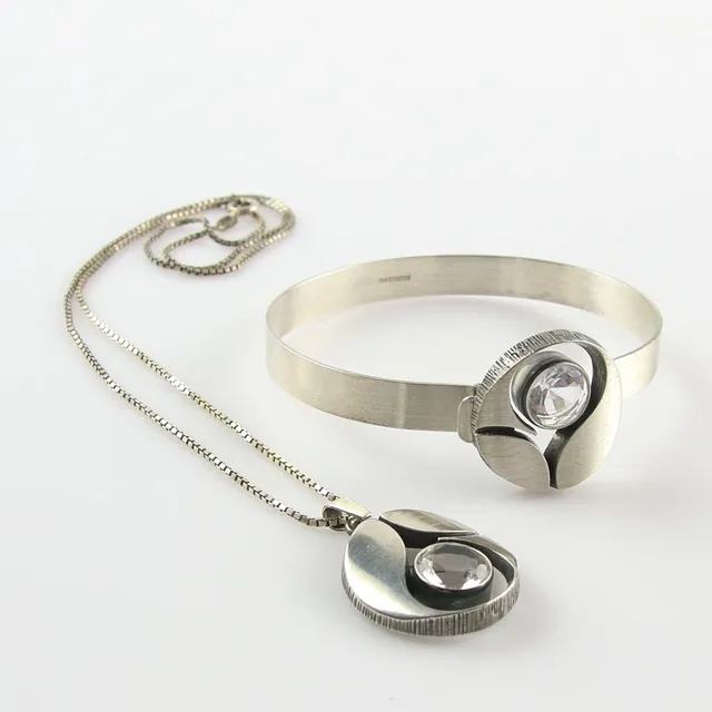 KARL LAINE. Halsband och armband, 925 silver, bergskristall, Finland, 1900-tal.