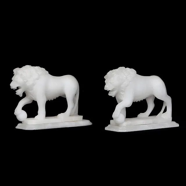 FIGURINER, 2 st, lejon, alabaster.