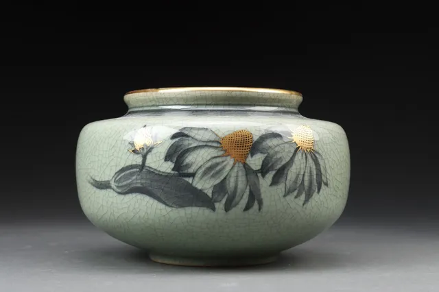 Hans Hansen / Svend Nielsen for Royal Copenhagen. Krakelé vase af stentøj, nr. 5046/2901