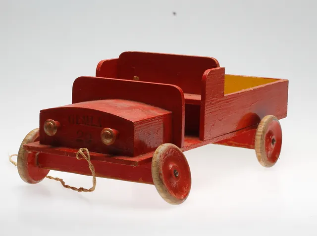 LEKSAKSBIL, trä, 1900-talets mitt.