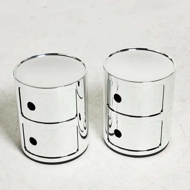 ANNA CASTELLI FERRIERI. SIDOBORD, alt. sängbord, 1-par, "Componibili Round", för Kartell, skjutdörrar.