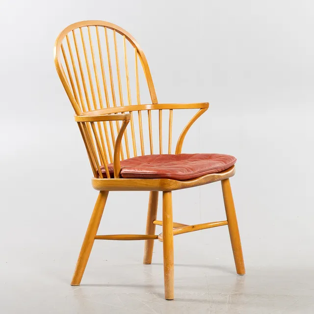 PALLE SUENSON. Windsor fåtölj, massiv bok, Fritz Hansen, Danmark, 1940-tal.
