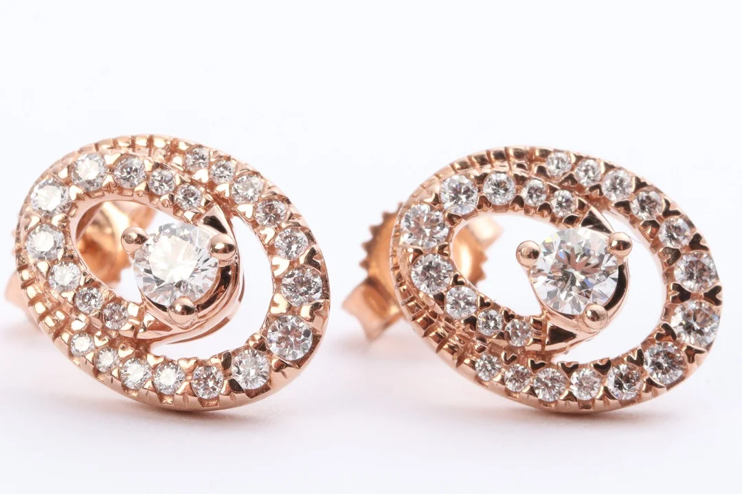 Par brililant ørestikker af 10 kt rosaguld, 0.50 ct 82) — Jewellery/Earrings — Lauritz