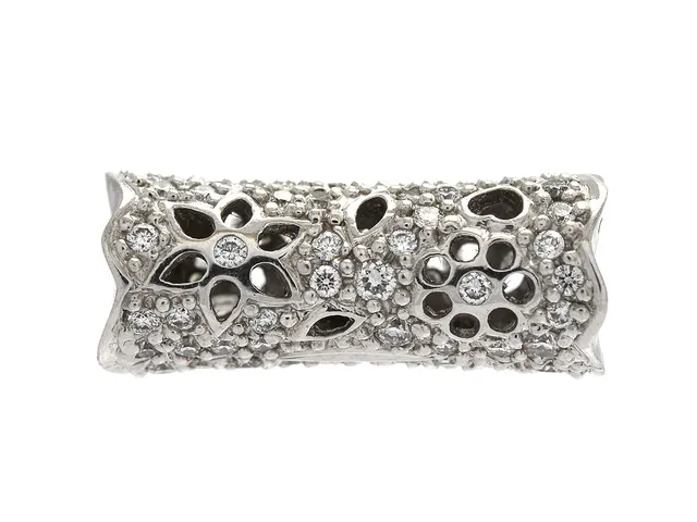 OLE LYNGGAARD, Lås, 18K vitguld, "Lace", briljanter ca 0,76 ctv, ca TW/VS, design Charlotte Lynggaard, längd 2 cm, vikt 6,9 g.