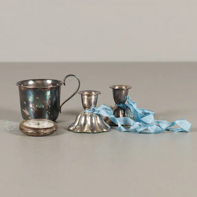 MUGG OCH LJUSSTAKAR silver.