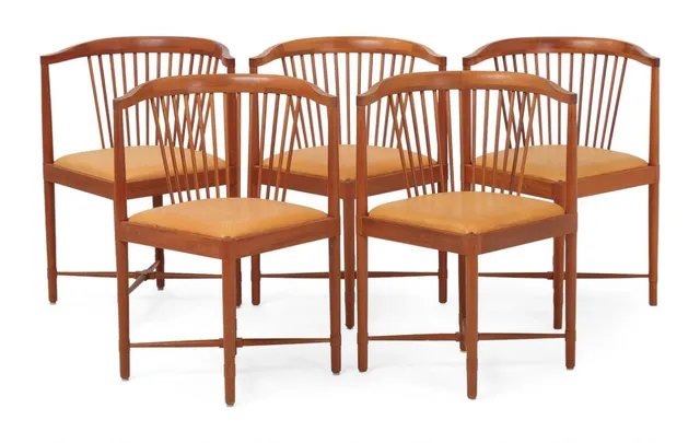 “King of Diamonds”. Set of five mahogany chairs, seat upholstered with patinated light leather. Designed 1944. Manufactured by Søborg Møbler. (5)