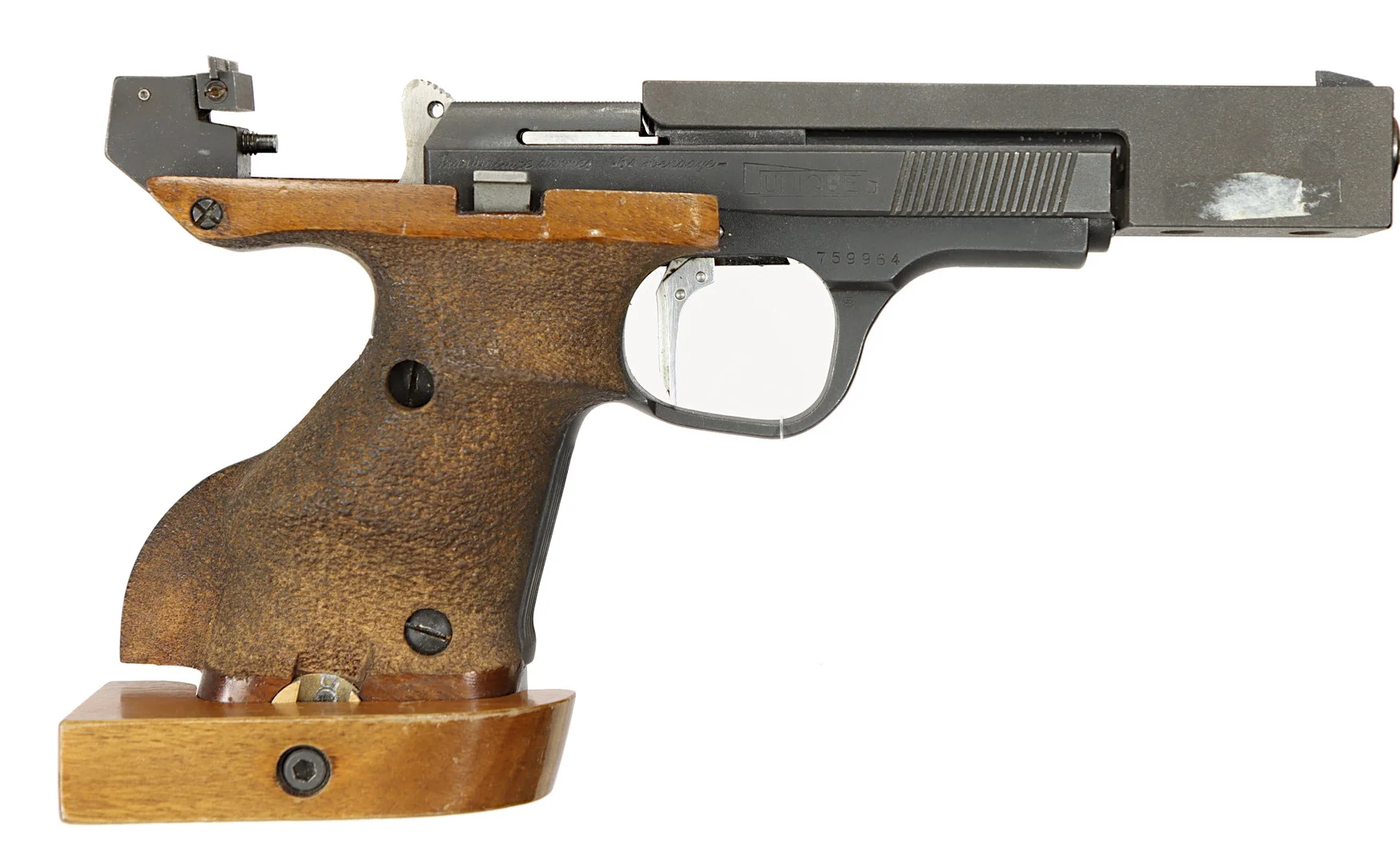 PISTOL, fabrikat Unique, modell DES 69, kaliber .22lr, tillv.nr 759964. — Pistols — Walter Borg