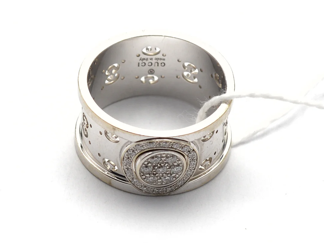 Ring vitguld 18K 7,7g Ø17½ med diamanter 7xca.0,01ct 16xca.0,005ct, Gucci — Smycken/Ring — Kaplans