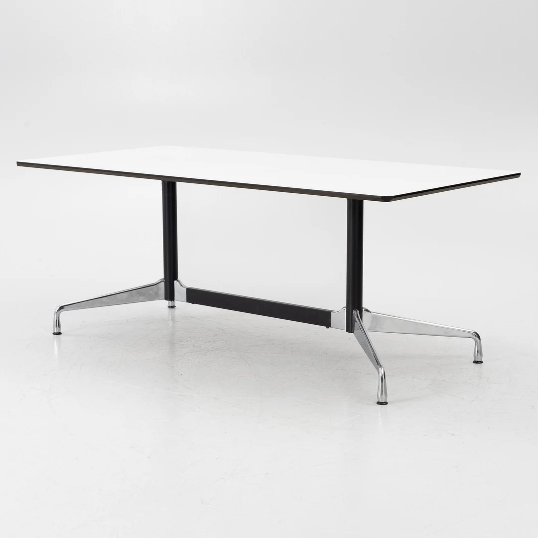 Charles & Ray Eames, Matbord, "Segmented Table", Vitra. — Design/Möbler — Bukowskis