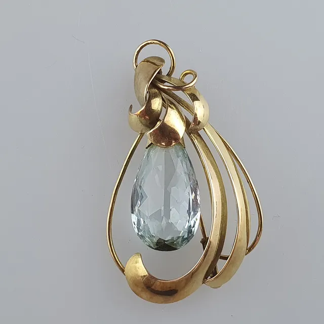 - GOLDBROSCHE mit großem AQUAMARIN.
