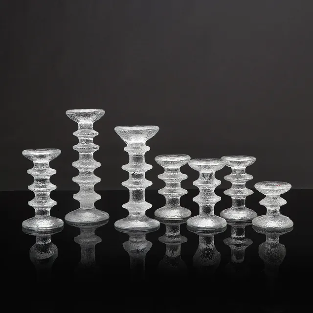TIMO SARPANEVA. LJUSSTAKAR, SJU ST. Glas. Iittala, "Festivo". Två signerade undertill.
