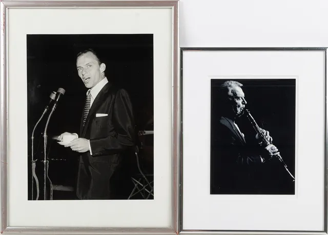 FOTOGRAFIER, 2 st, bl a Frank Sinatra i Malmö 1953 fotograferat av Jan Dahlander samt ett avbildat Putte Wickman.