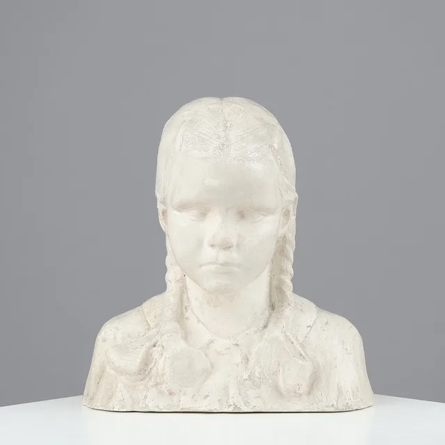 UBEKENDT KUNSTNER. Pigebuste af gips, antageligt dansk kunstner, 1900 tallet.