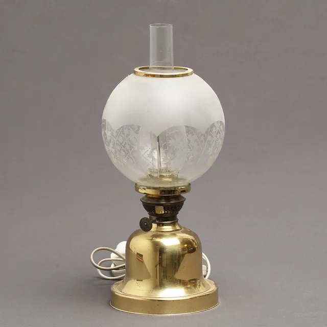 BORDSLAMPA, mässing och glas, 1900-tal.