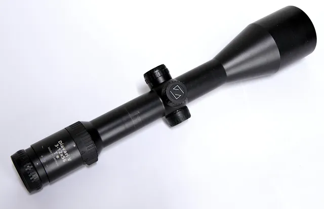 695. KIKARSIKTE, CARL ZEISS, DIAVARI V 3-12X56 T*.