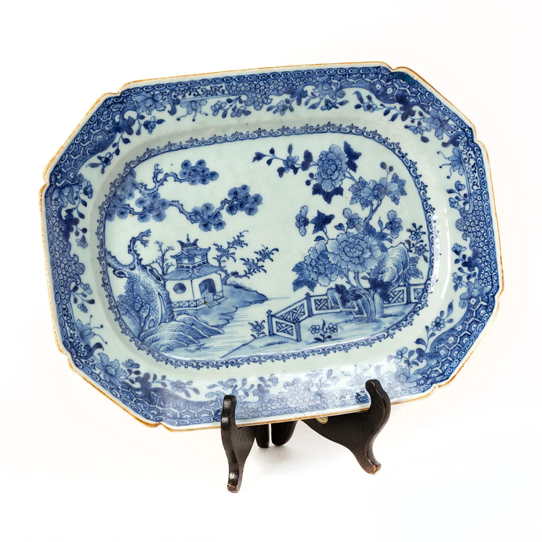 STEKFAT, porslin, Kina, Qingdynastin, Qianlong (1736-95). — Oriental — Stockholms Auktionsverk Göteborg